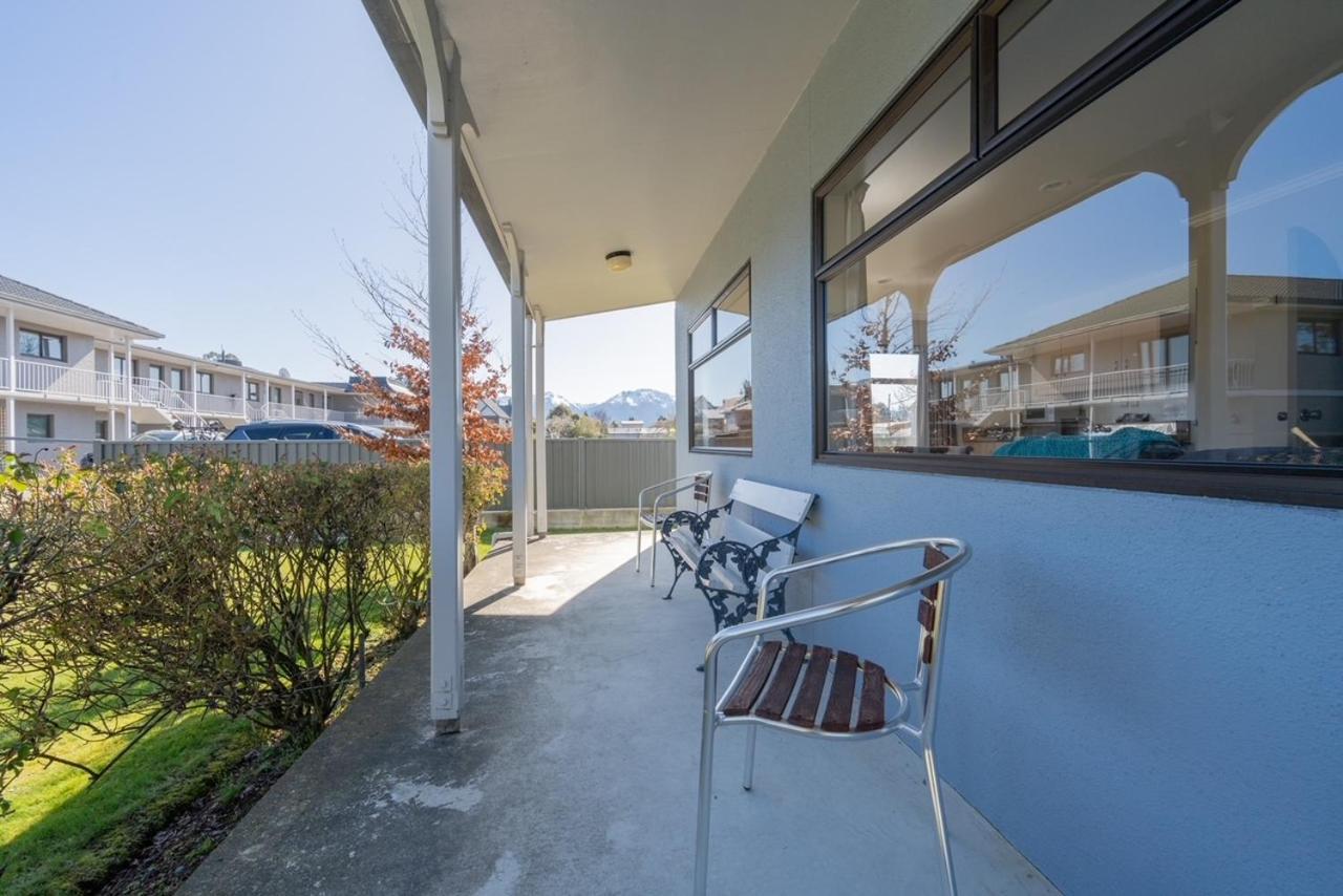 Te Anau Motel & Apartments Exterior photo