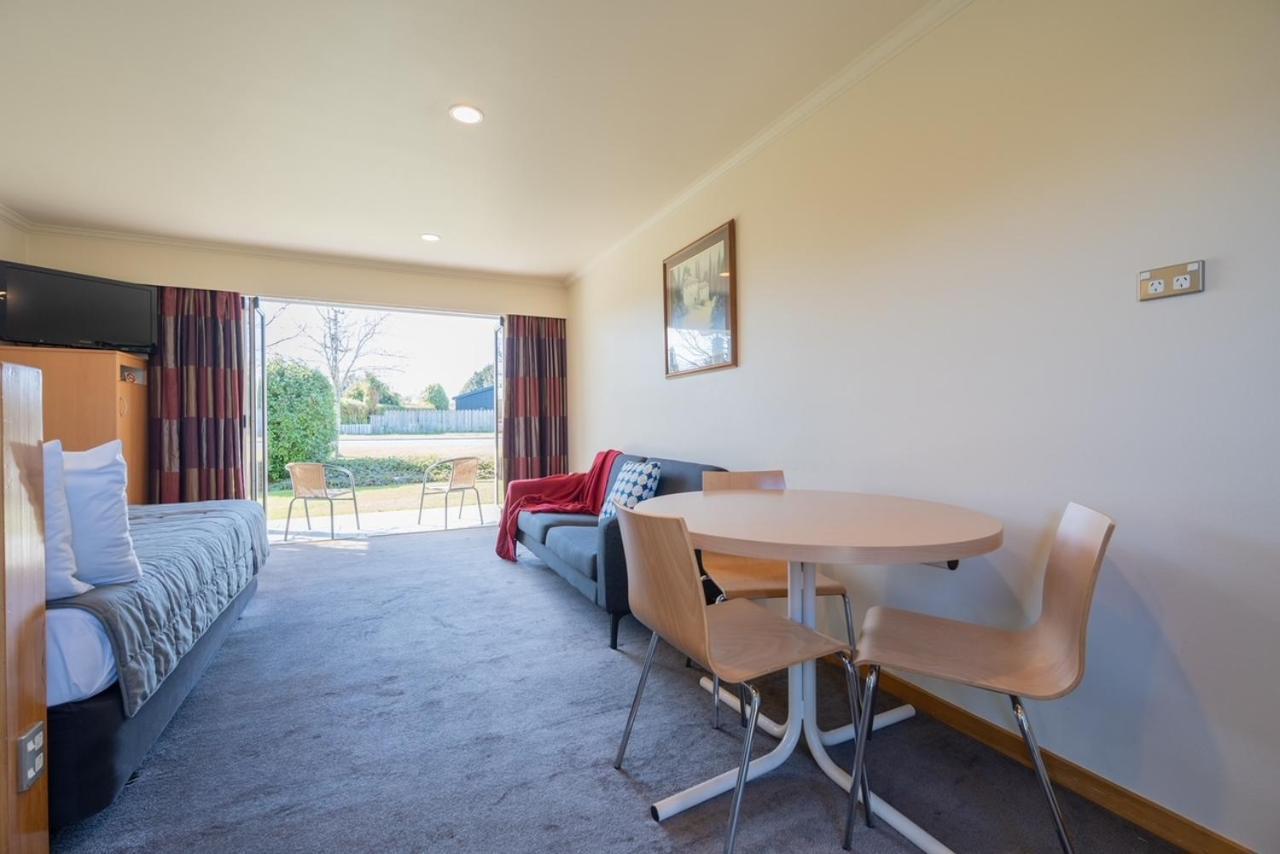 Te Anau Motel & Apartments Exterior photo